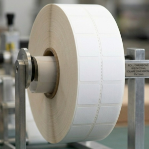 Étiquette adhésive PP 11x11 mm pour micro-identification de composants et petits produits.